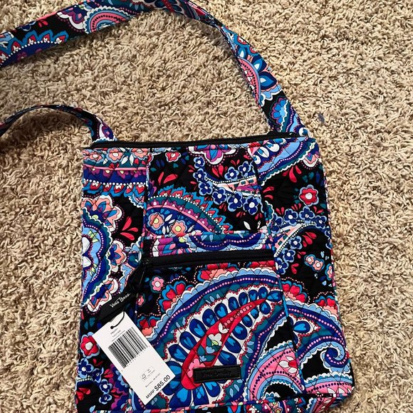 Vera Bradley Cross Bosy - Picture 1 of 4